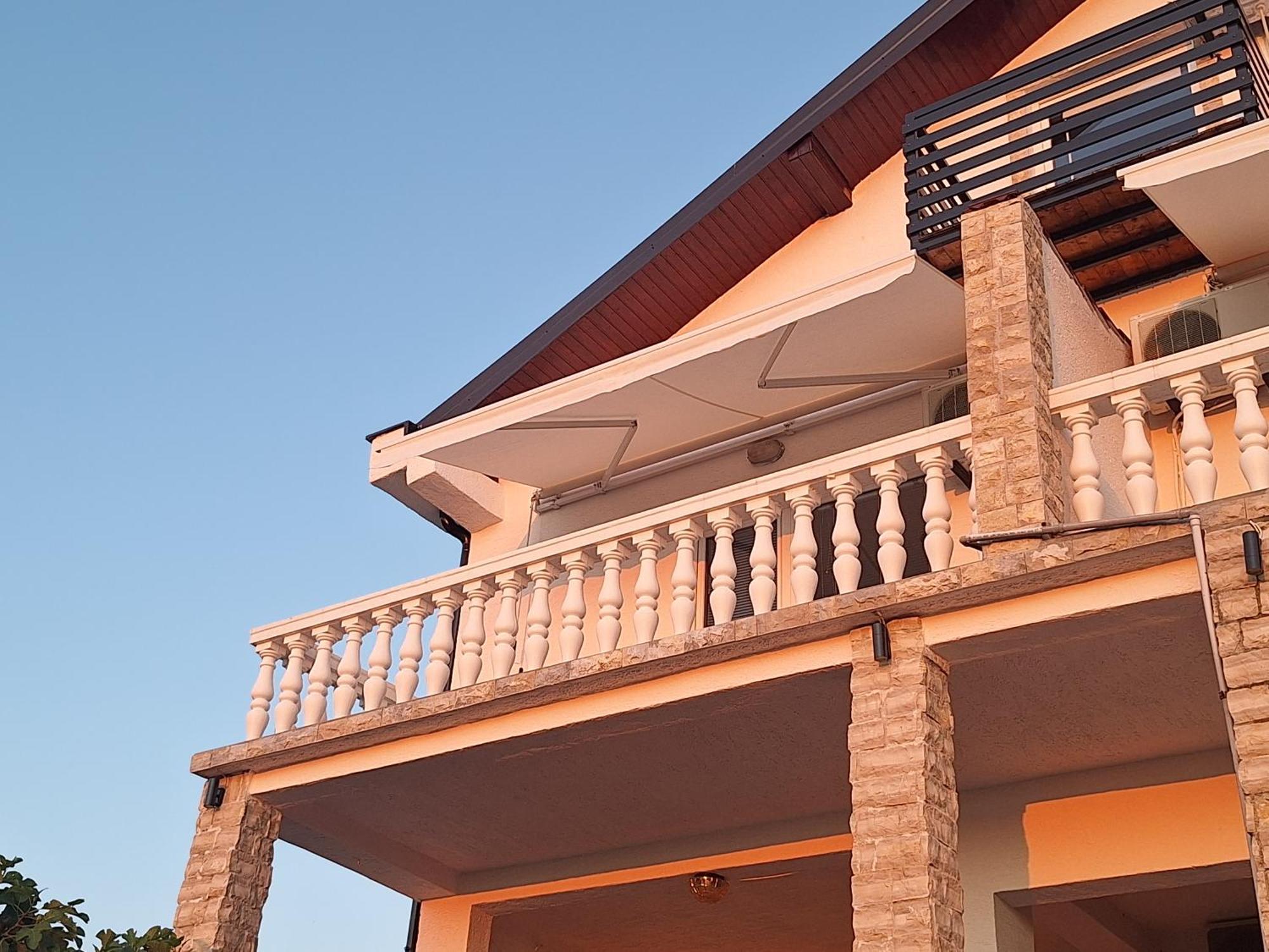 Apartments Cetiri Sestrice Novigrad  Exterior photo